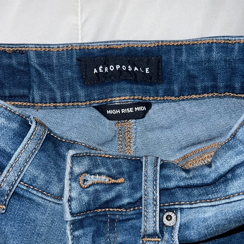 Aeropostale high rise midi jean shorts - Picture 2 of 4
